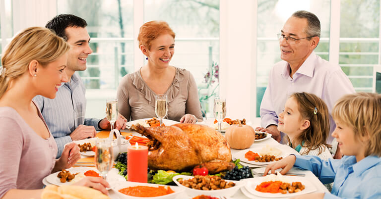 hosting-thanksgiving-dinner